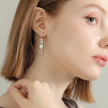 画像をギャラリービューアに読み込む, white quartz cullet single pierced earring ホワイトクォーツ カレット シングル ピアス イヤリング