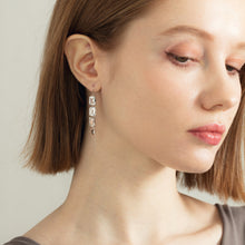 画像をギャラリービューアに読み込む, white quartz cullet single pierced earring ホワイトクォーツ カレット シングル ピアス イヤリング