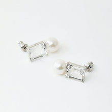 画像をギャラリービューアに読み込む, white quartz & AKOYA pearl pierced earrings ホワイトクォーツ アコヤパール ピアス イヤリング