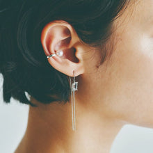 画像をギャラリービューアに読み込む, white quartz cullet swing pierced earrings ホワイトクォーツ カレット スウィング ピアス イヤリング