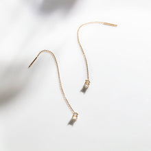 画像をギャラリービューアに読み込む, K10YG white topaz chain pierced earrings ホワイトトパーズ チェーンピアス
