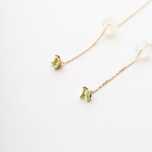 画像をギャラリービューアに読み込む, K10YG peridot chain pierced earrings ペリドット チェーンピアス
