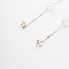 画像をギャラリービューアに読み込む, K10YG white topaz chain pierced earrings ホワイトトパーズ チェーンピアス
